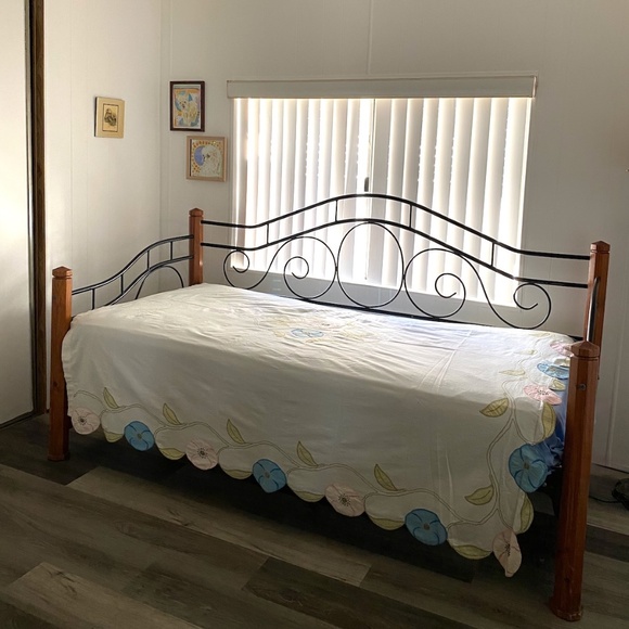 VTG 1920s 1930s Curtain Panel Summer Coverlet Applique Flowers 69.5 x 75" - Picture 2 of 9